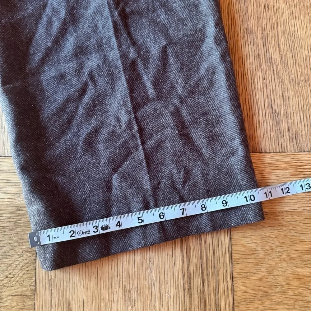 Banana Republic details brand